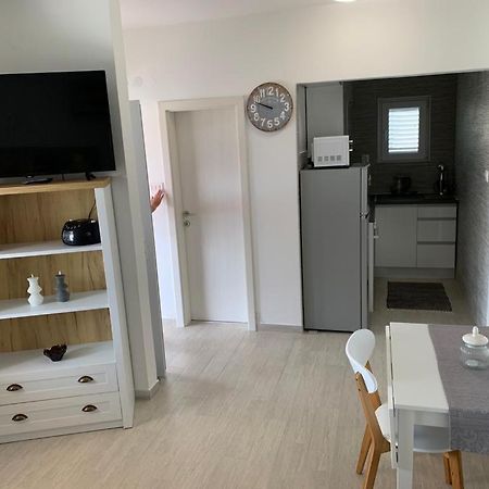 Tara'S Apartman Supetar Exterior photo