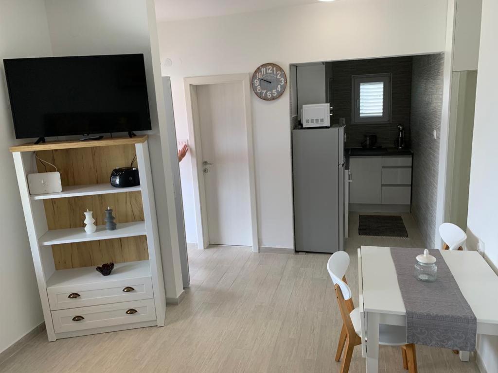 Tara'S Apartman Supetar Exterior photo