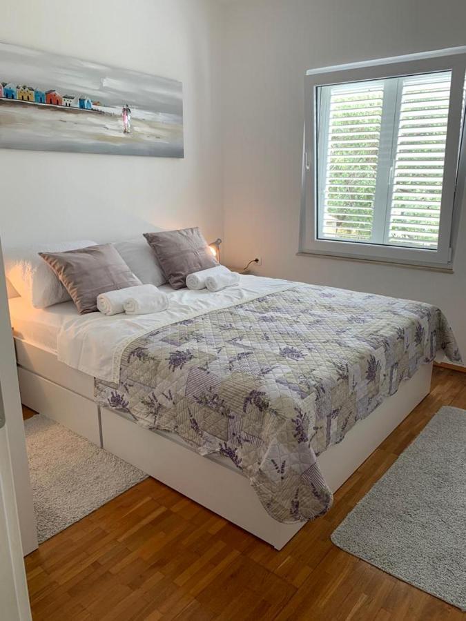 Tara'S Apartman Supetar Exterior photo