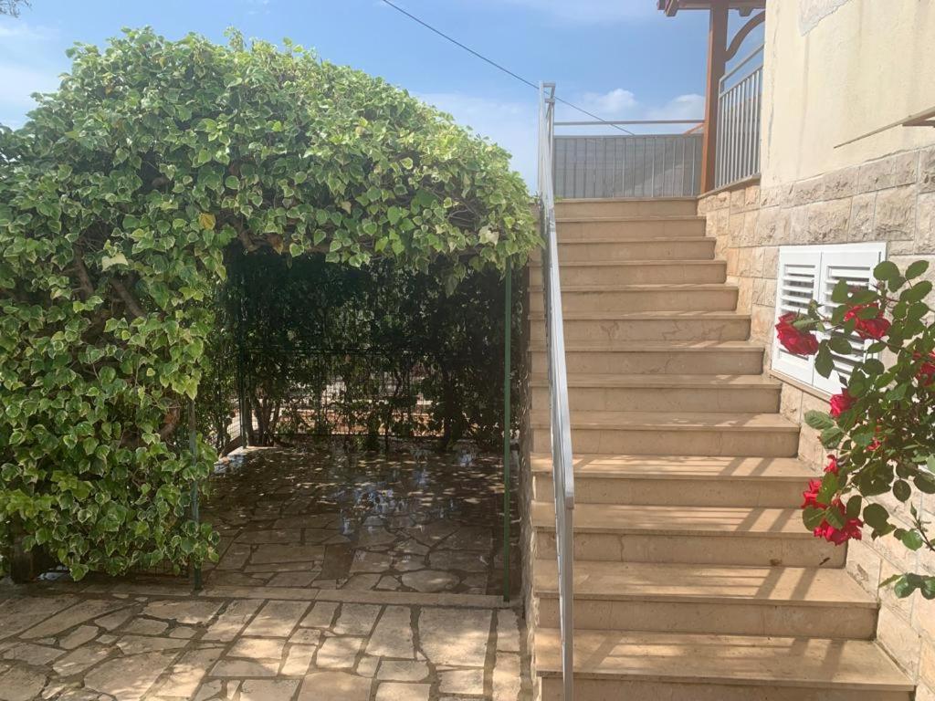 Tara'S Apartman Supetar Exterior photo